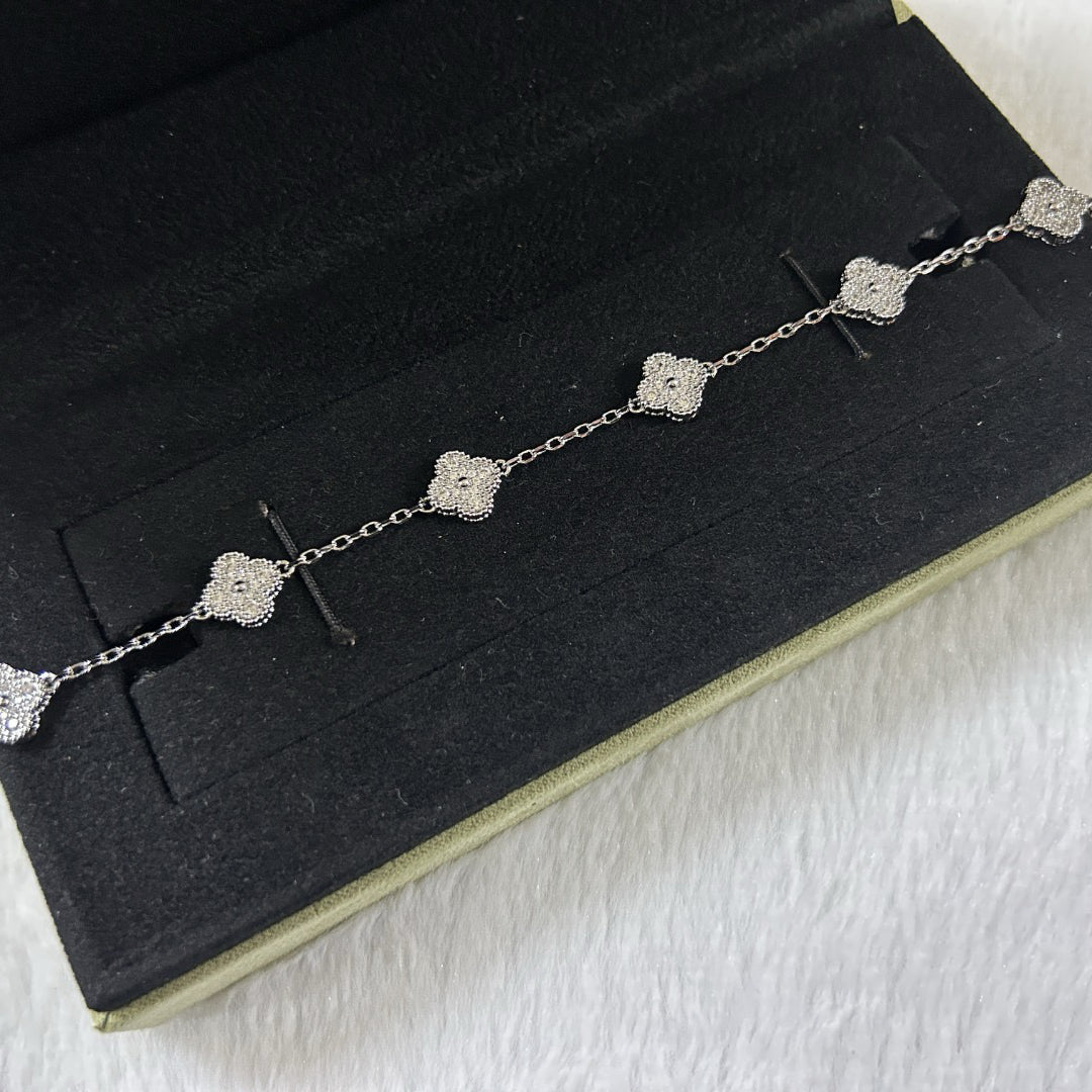 [Luxe]CLOVER 6 MOTIF DIAMOND BRACELET