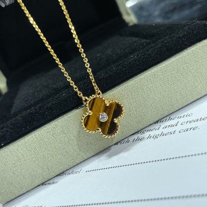 [Love Lucky]CLOVER 15MM DIAMOND AND YELLOW TIGER'S EYE AGATE necklace