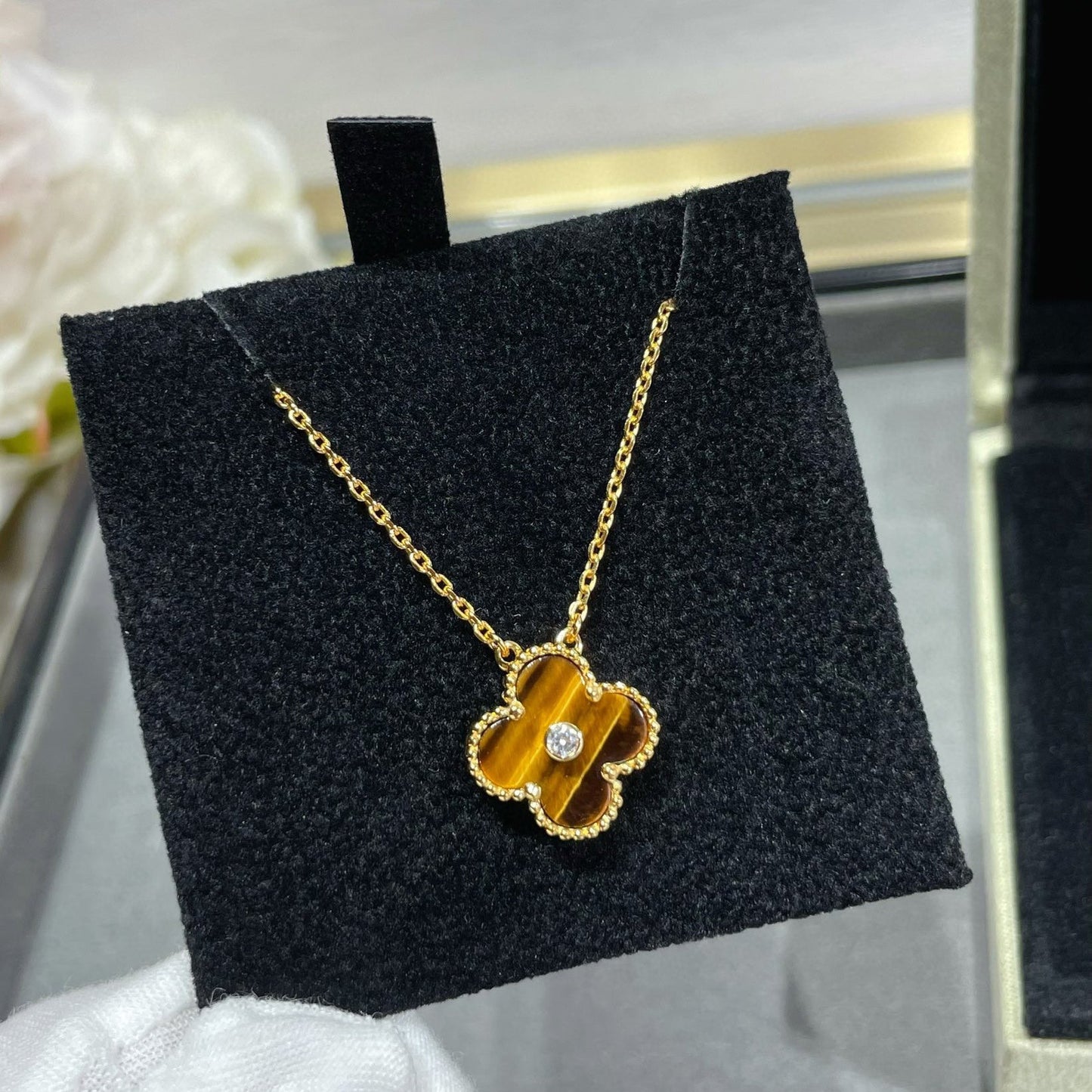 [Love Lucky]CLOVER 15MM DIAMOND AND YELLOW TIGER'S EYE AGATE necklace