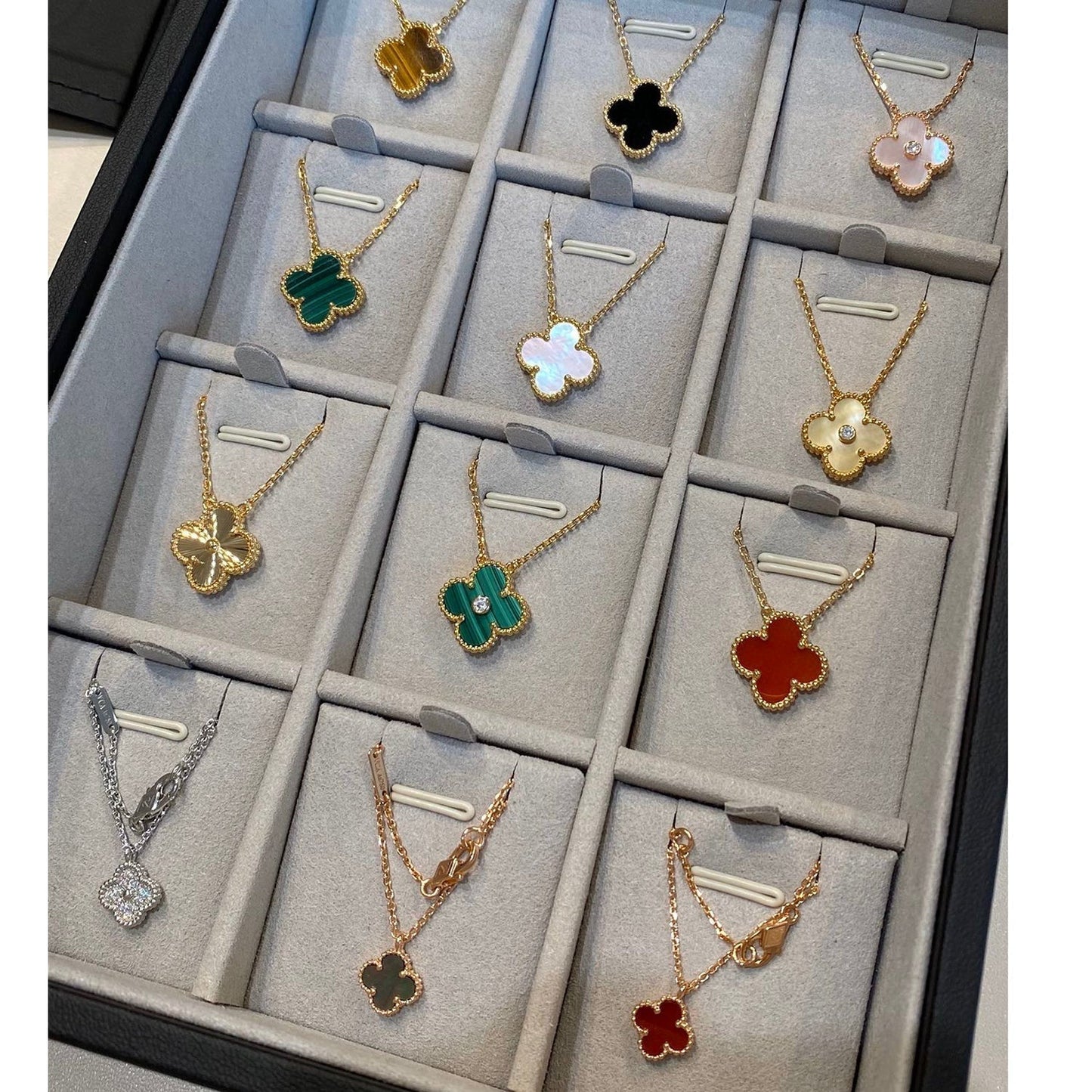 [Love Lucky]CLOVER 15MM CARNELIAN SINGLE FLOWER NECKLACE