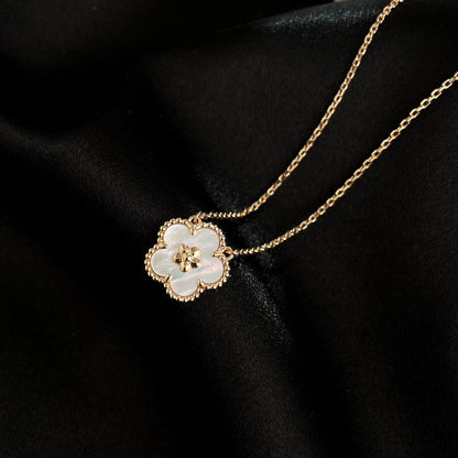 [Love Lucky]LUCKY  WHITE MOP  PLUM BLOSSOM NECKLACE