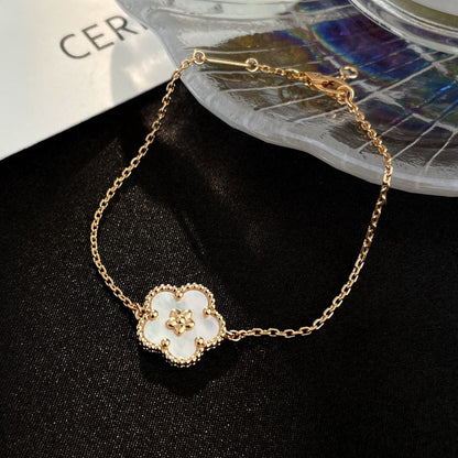 [Love Lucky]LUCKY WHITE MOP PLUM BLOSSOM  BRACELET