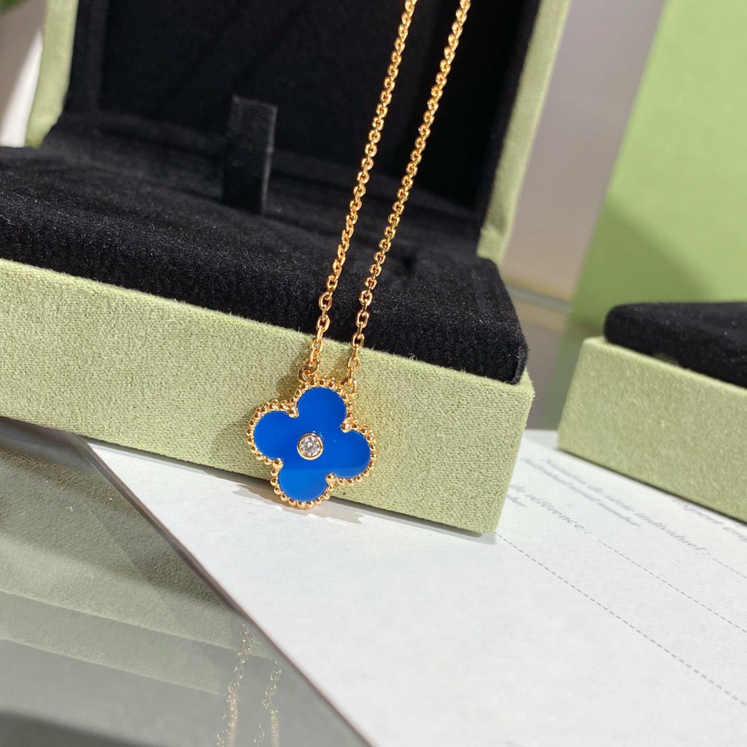 [Love Lucky]CLOVER 15MM DIAMOND AND BLUE AGATE NECKLACE