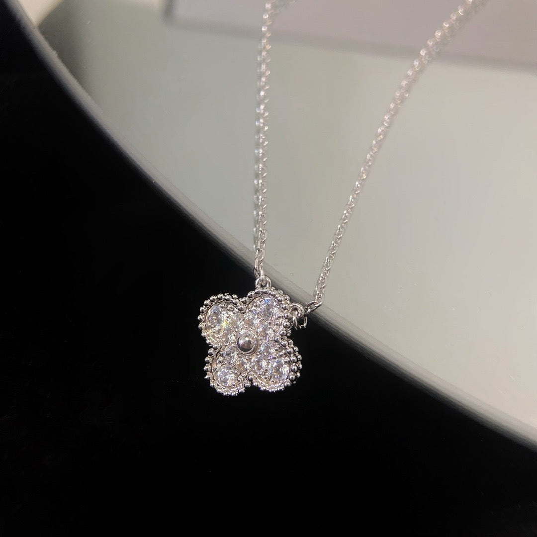 [Love Lucky]CLOVER 15MM DIAMOND SINGLE FLOWER NECKLACE