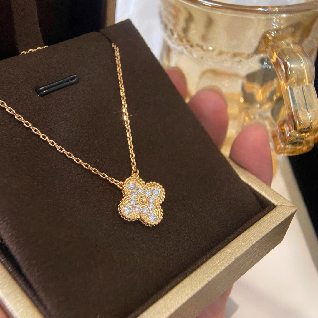 [Love Lucky]CLOVER 15MM DIAMOND SINGLE FLOWER NECKLACE