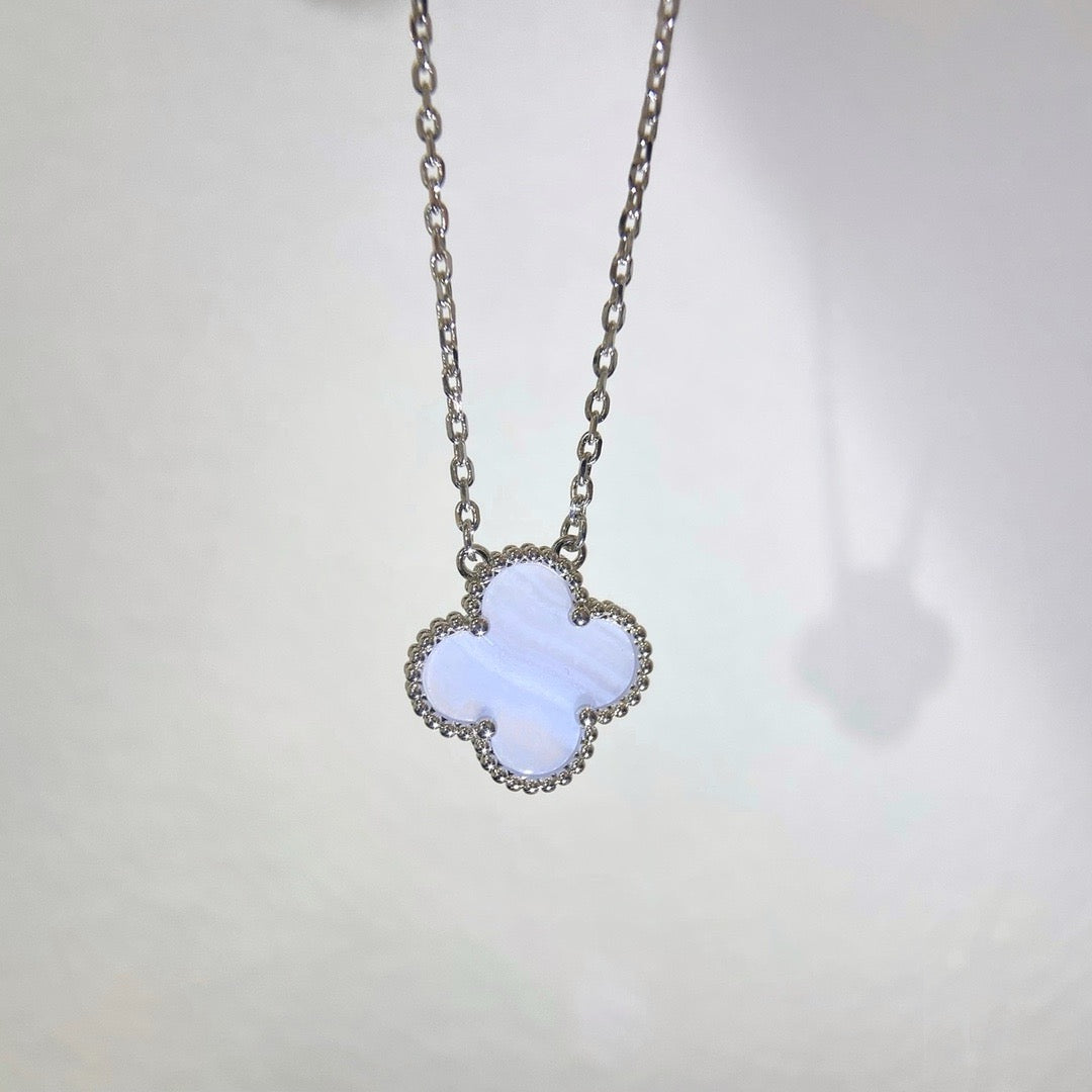 [Love Lucky]CLOVER 15MM BLUE CHALCEDONY NECKLACE SILVER