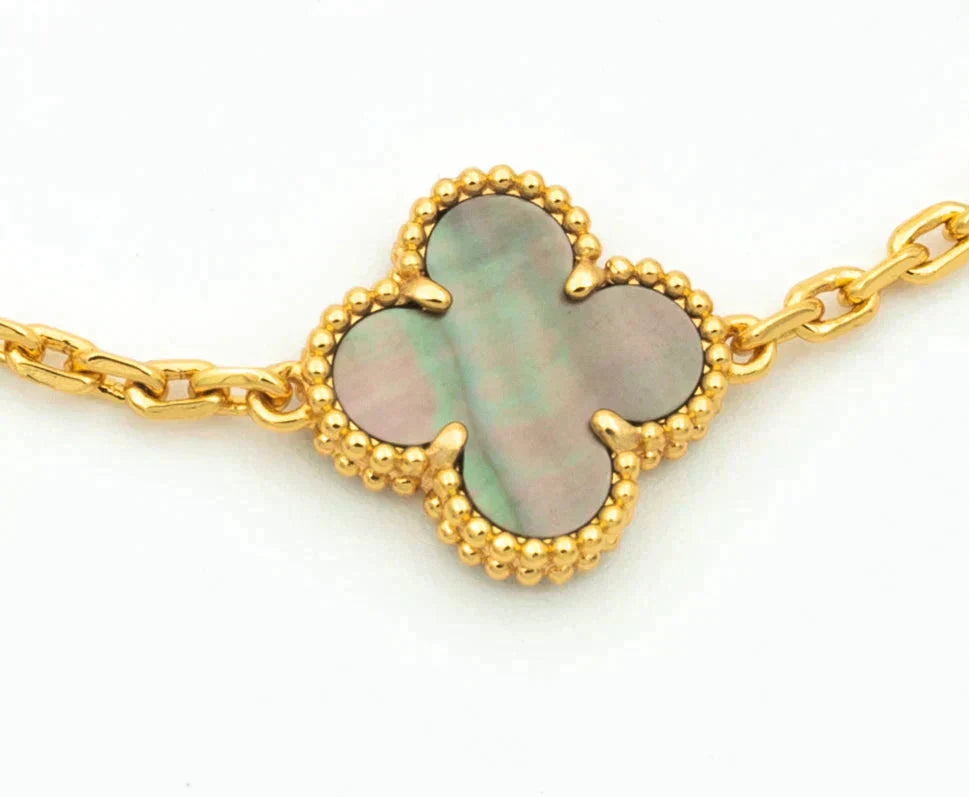 [Love Lucky]CLOVER 5 MOTIF GRAY MOP DIAMOND BRACELET