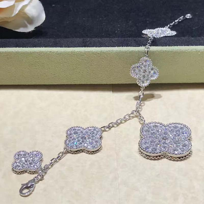 [Love Lucky]CLOVER 6 MOTIFS SILVER DIAMOND BRACELET
