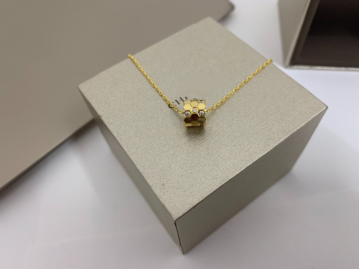 [Love Lucky]BEE LOVE DIAMOND NECKLACE
