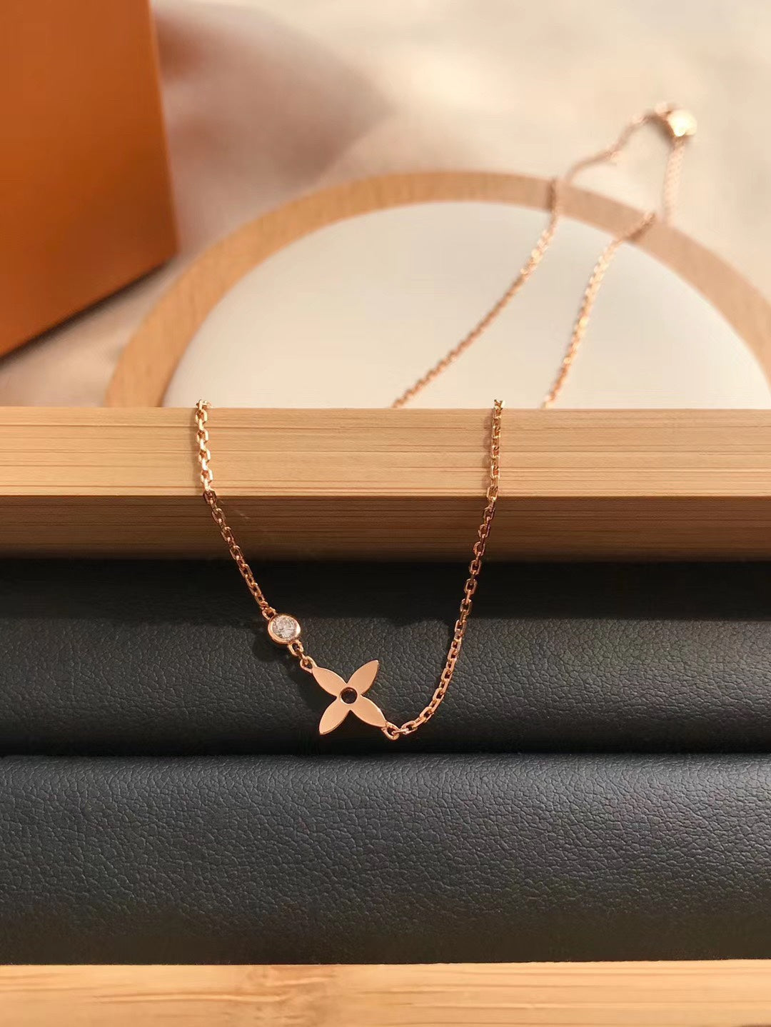 [Love Lucky]BLOSSOM PENDANT PINK GOLD AND DIAMOND