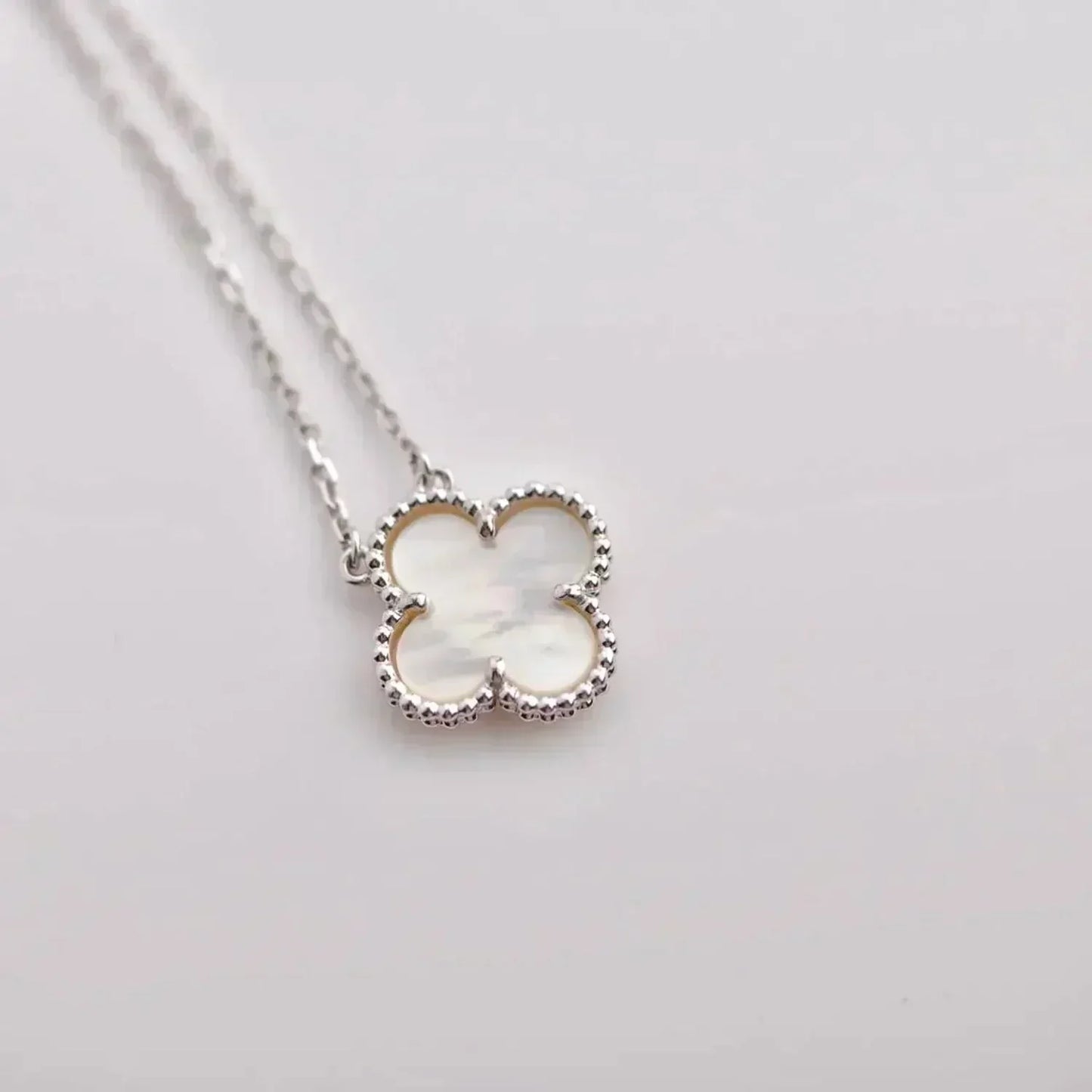 [Love Lucky]CLOVER  15MM WHITE MOTHER-OF-PEARL SILVER