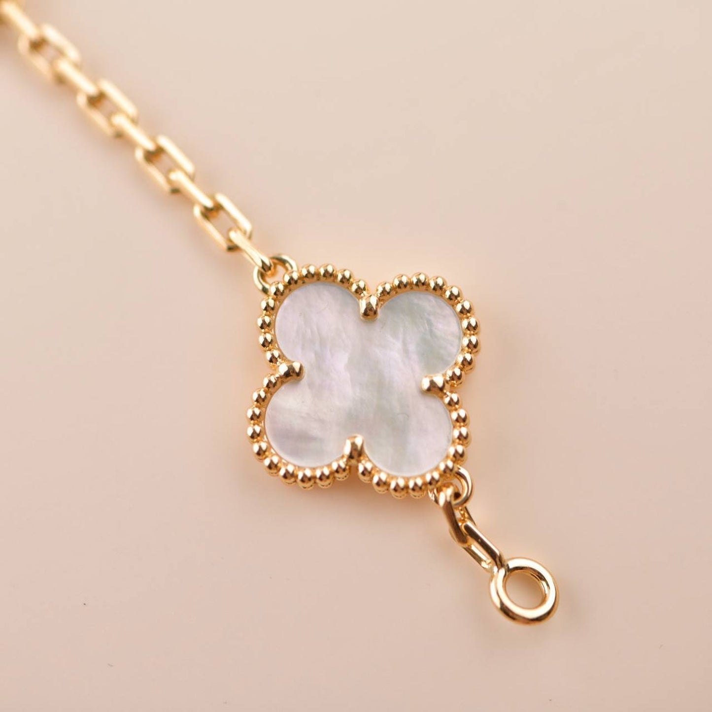 [Love Lucky]CLOVER  5 MOTIF WHITE MOP BRACELET