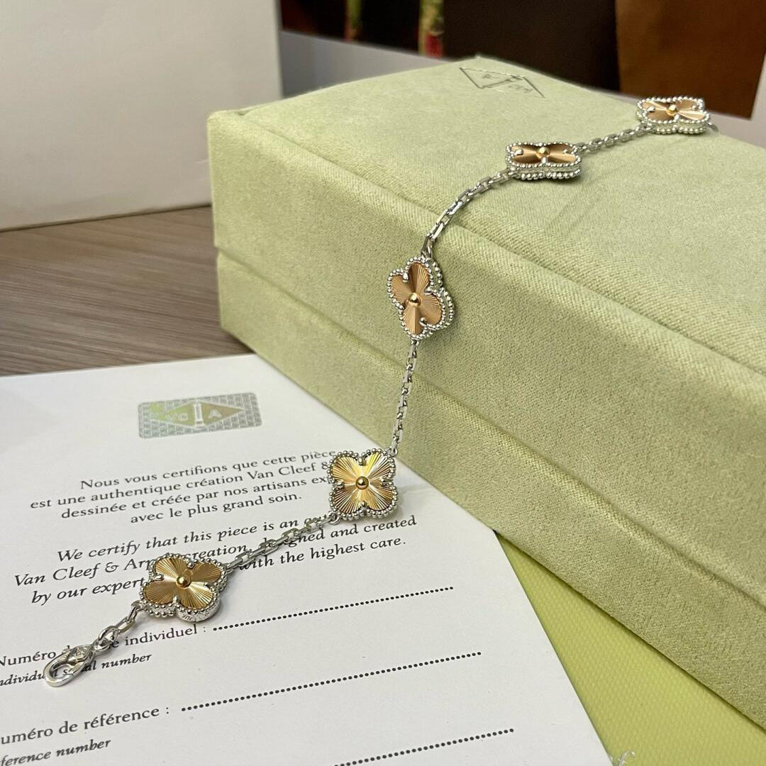 [Love Lucky]CLOVER  5 MOTIFS  CHRISTMAS LIMITED EDITION BRACELET