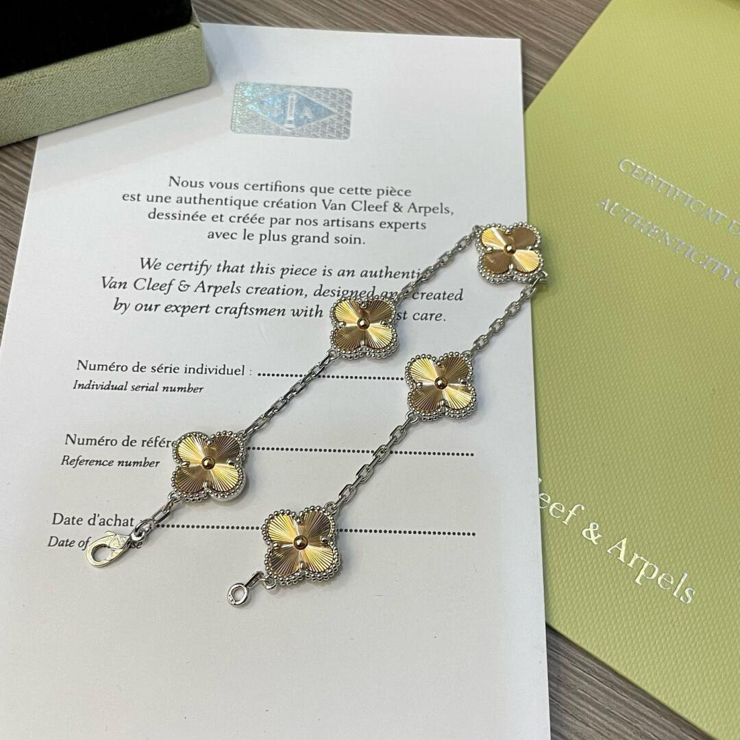 [Love Lucky]CLOVER  5 MOTIFS  CHRISTMAS LIMITED EDITION BRACELET