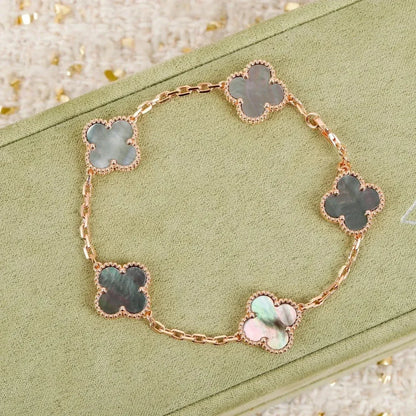 [Love Lucky]CLOVER 5 MOTIF GRAY MOP  BRACELET