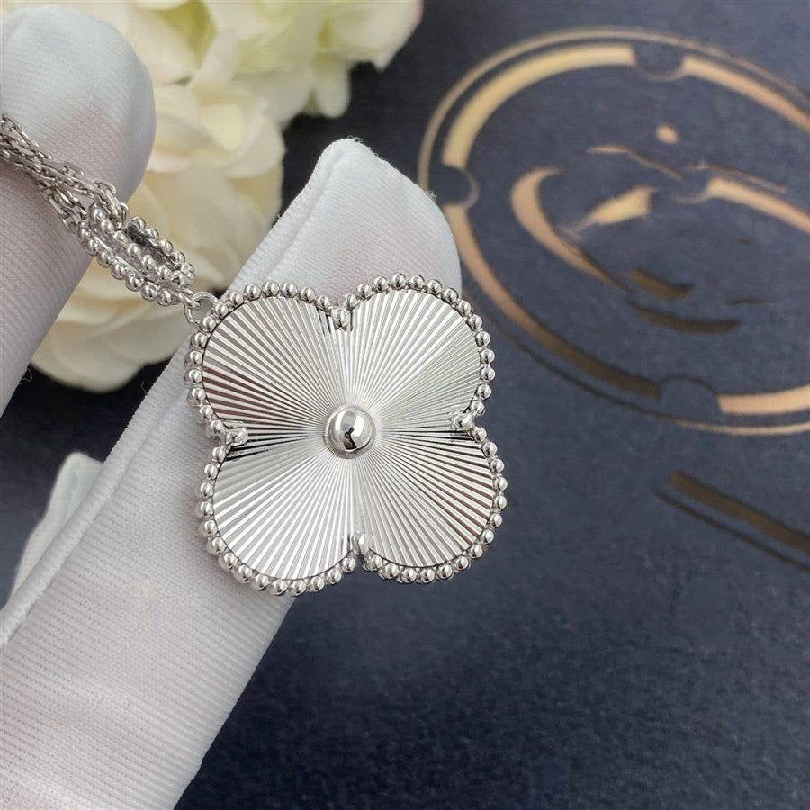 [Love Lucky]CLOVER 25MM SILVER BIG CLOVER NECKLACE