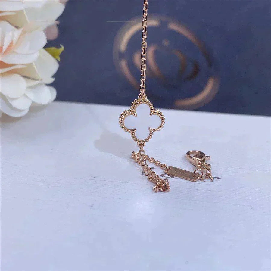 [Love Lucky]CLOVER WHITE MOP SINGLE FLOWER BRACELET