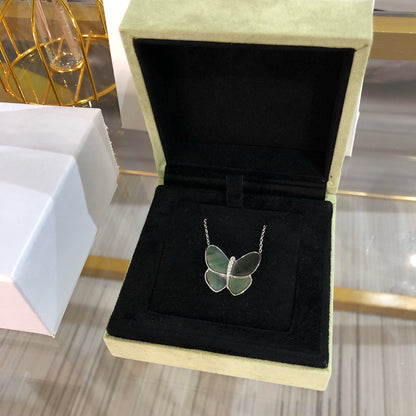 [Love Lucky]LARGE BUTTERFLY SILVER PENDANT DIAMOND NECKLACE