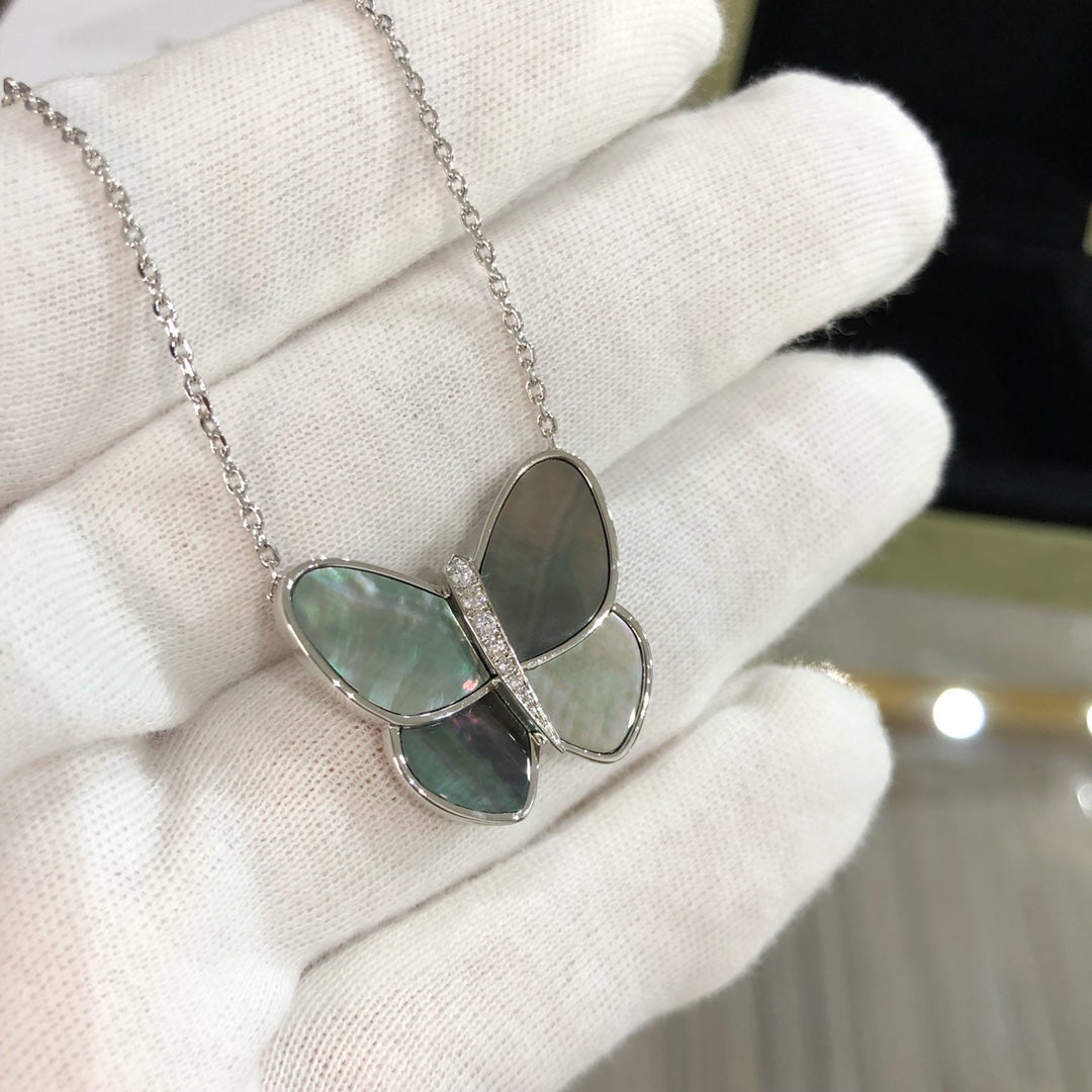 [Love Lucky]LARGE BUTTERFLY SILVER PENDANT DIAMOND NECKLACE