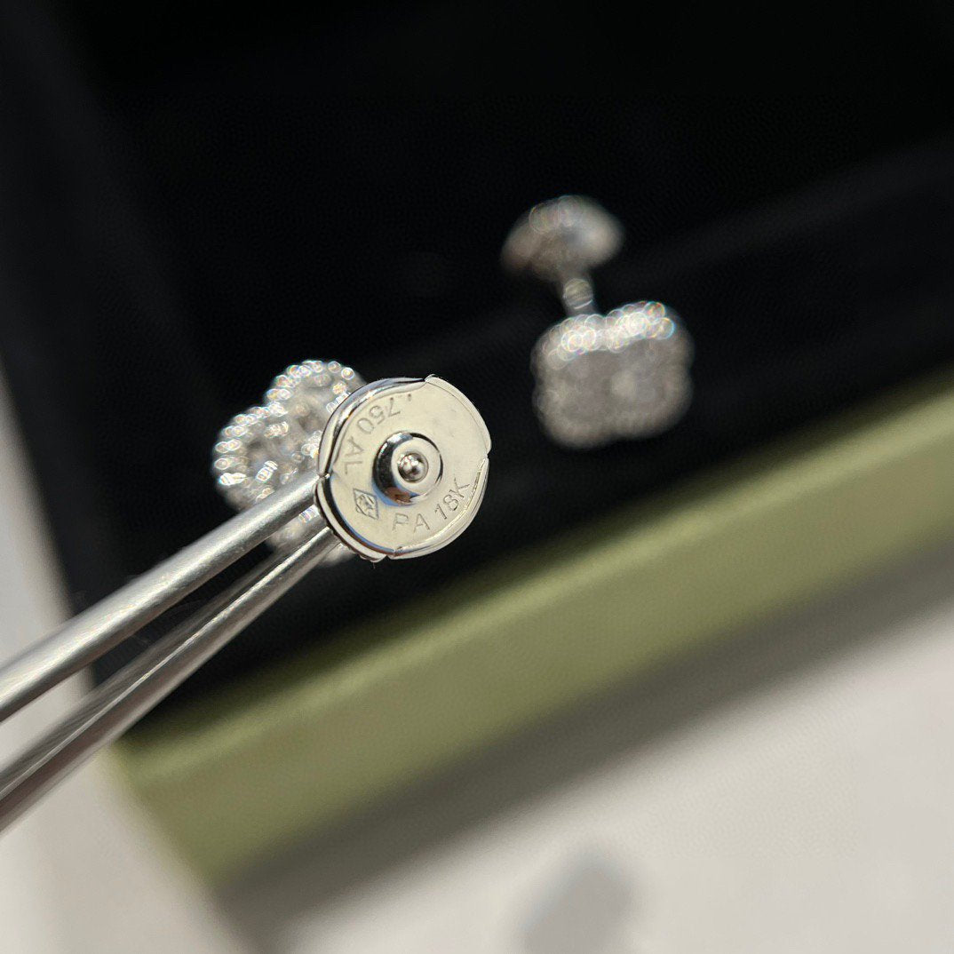 [Love Lucky]CLOVER MINI DIAMOND STUD EARRINGS