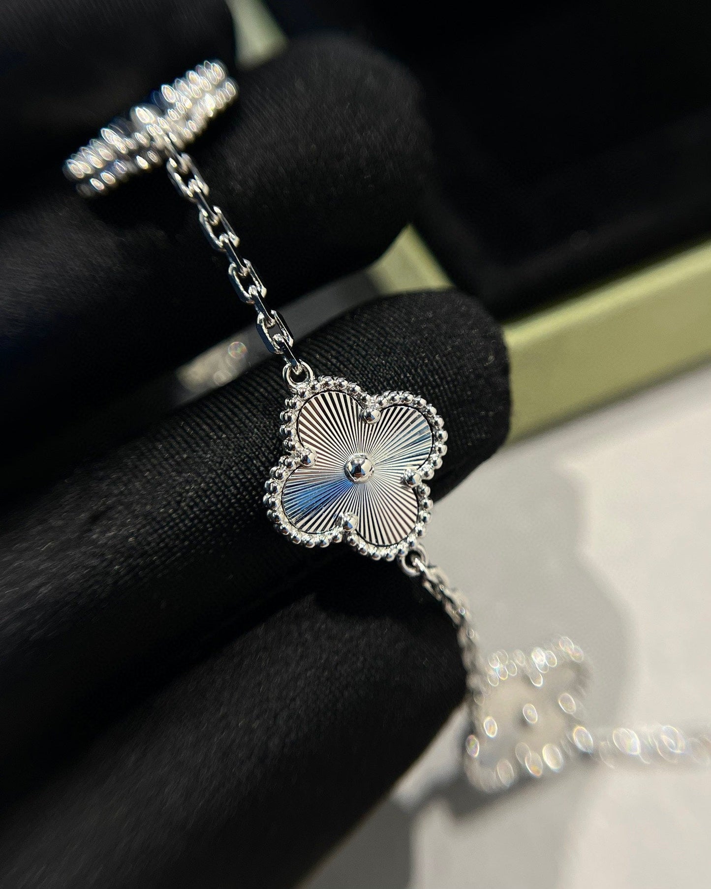 [Love Lucky]CLOVER SILVER 5 MOTIFS BRACELET