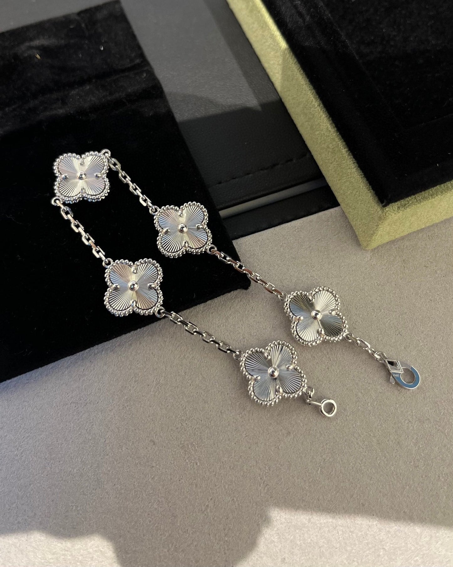 [Love Lucky]CLOVER SILVER 5 MOTIFS BRACELET