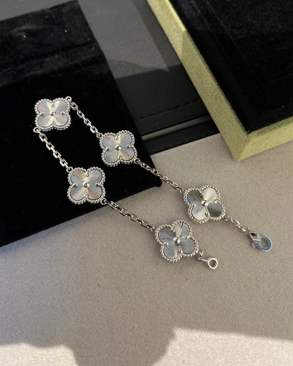 [Love Lucky]CLOVER SILVER 5 MOTIFS BRACELET